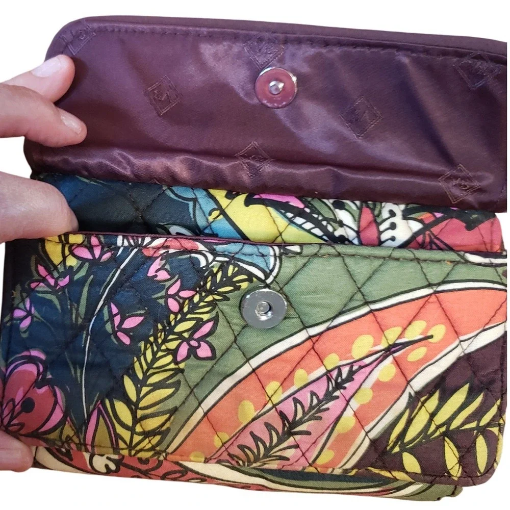 Vera Bradley Quilted Wristlet Wallet Vera Pattern Multi Color Green‎ Pink Purple
